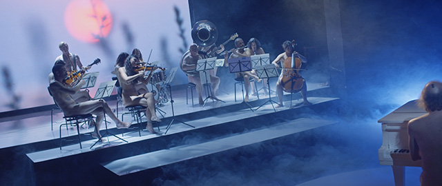 Philippe Katerine, Clip, Nu, Warehouse, Gaetan Chataigner, Paul Chabot, Les Beaux Matins, Nantes, production audiovisuelle,